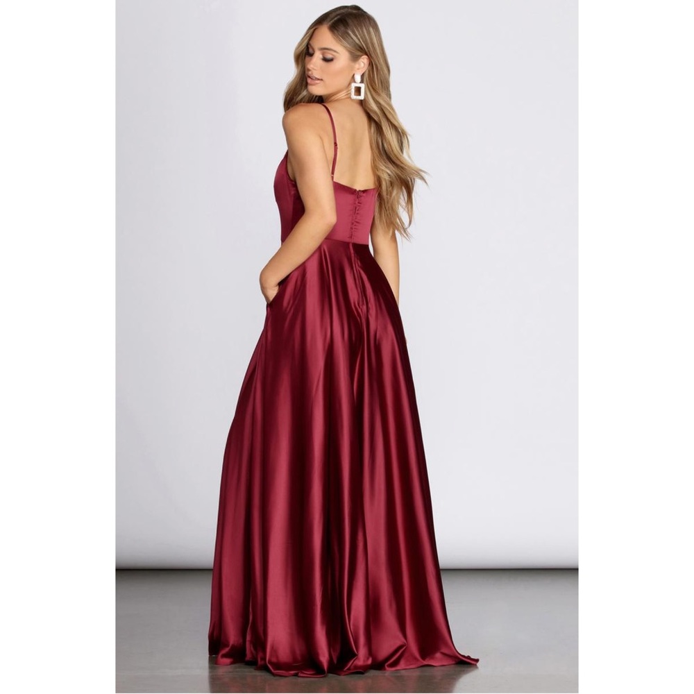 WINDSOR Juliet Formal High Slit Dress Burgundy NWT - Picture 2 of 6